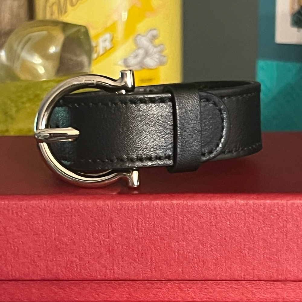 Ferragamo Black Leather 9” Bracelet Gold Hardware 3/4” Width NWOT - Picture 5 of 11